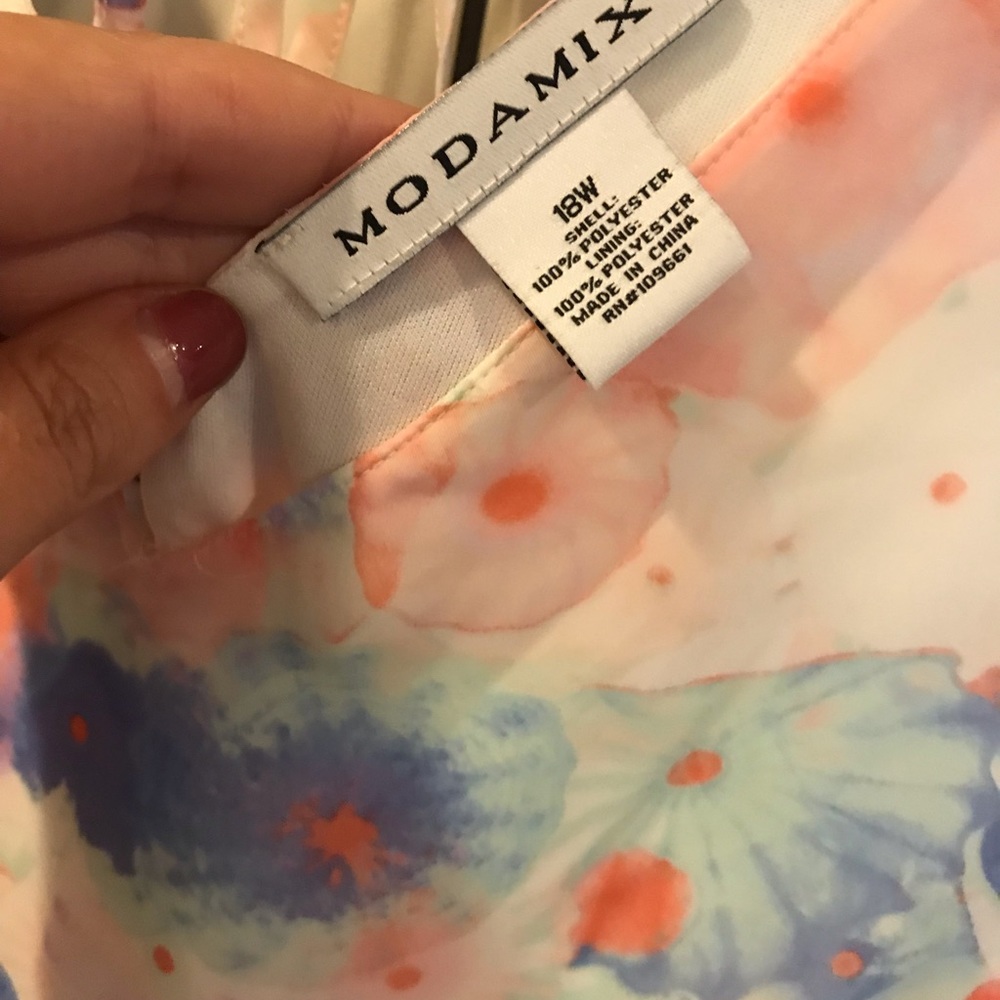 Watercolor pattern romper - Picture 6 of 7